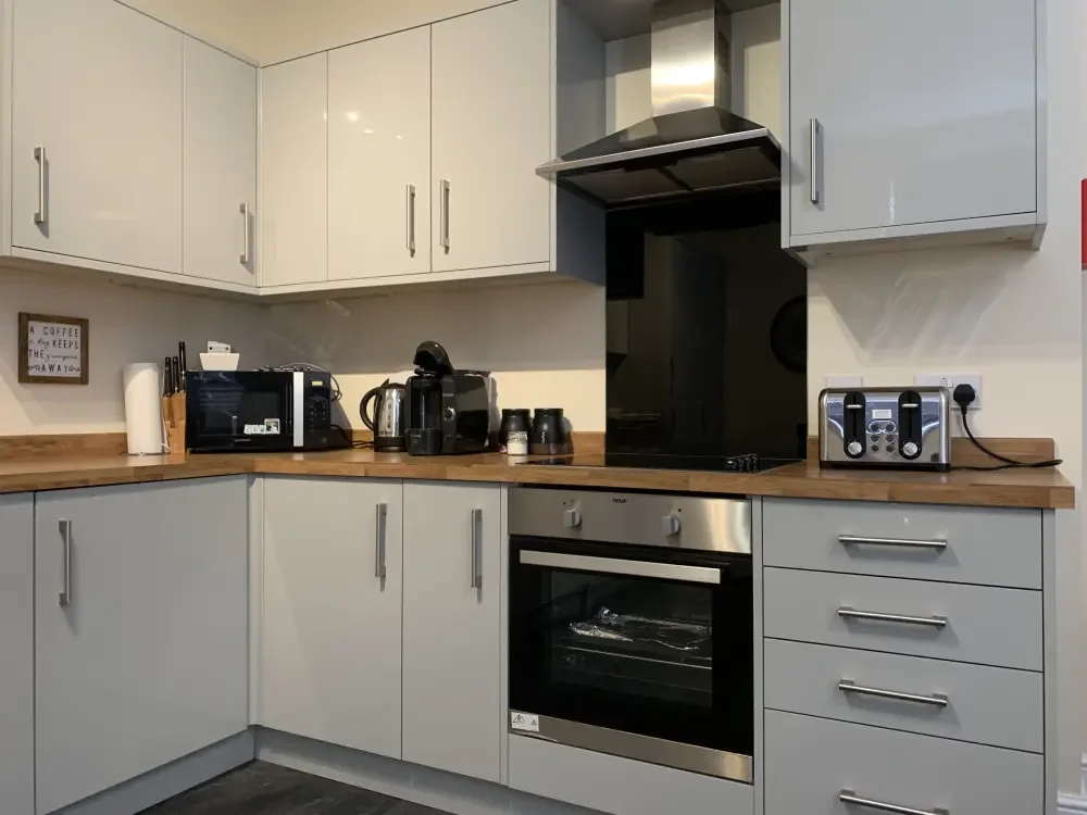 Apartment — Leek — photo 2 of 16