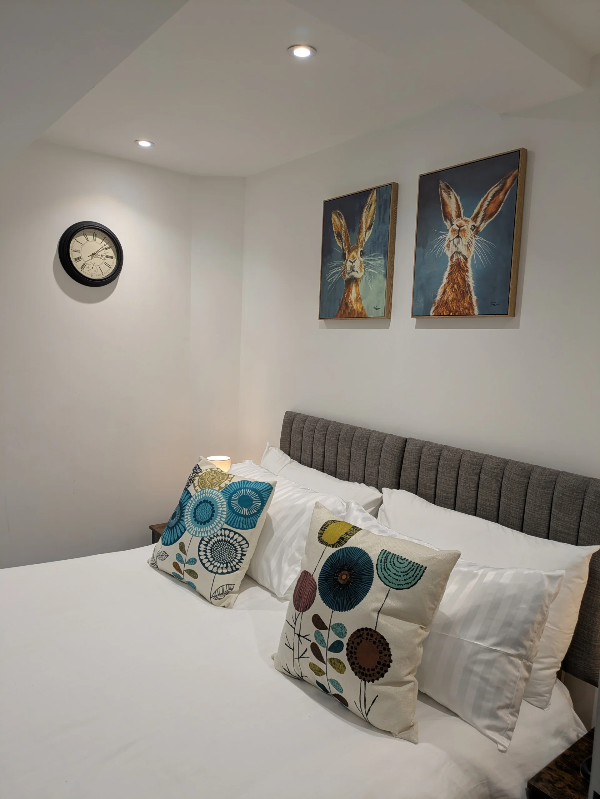 Apartment — Hull — photo 14 of 16