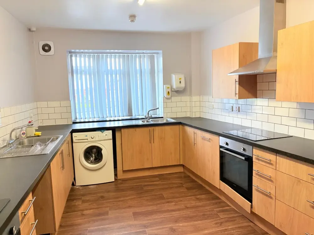 House — West Bromwich — photo 6 of 18