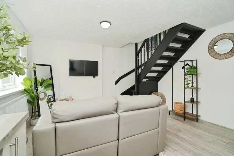 House — Bury — photo 12 of 15