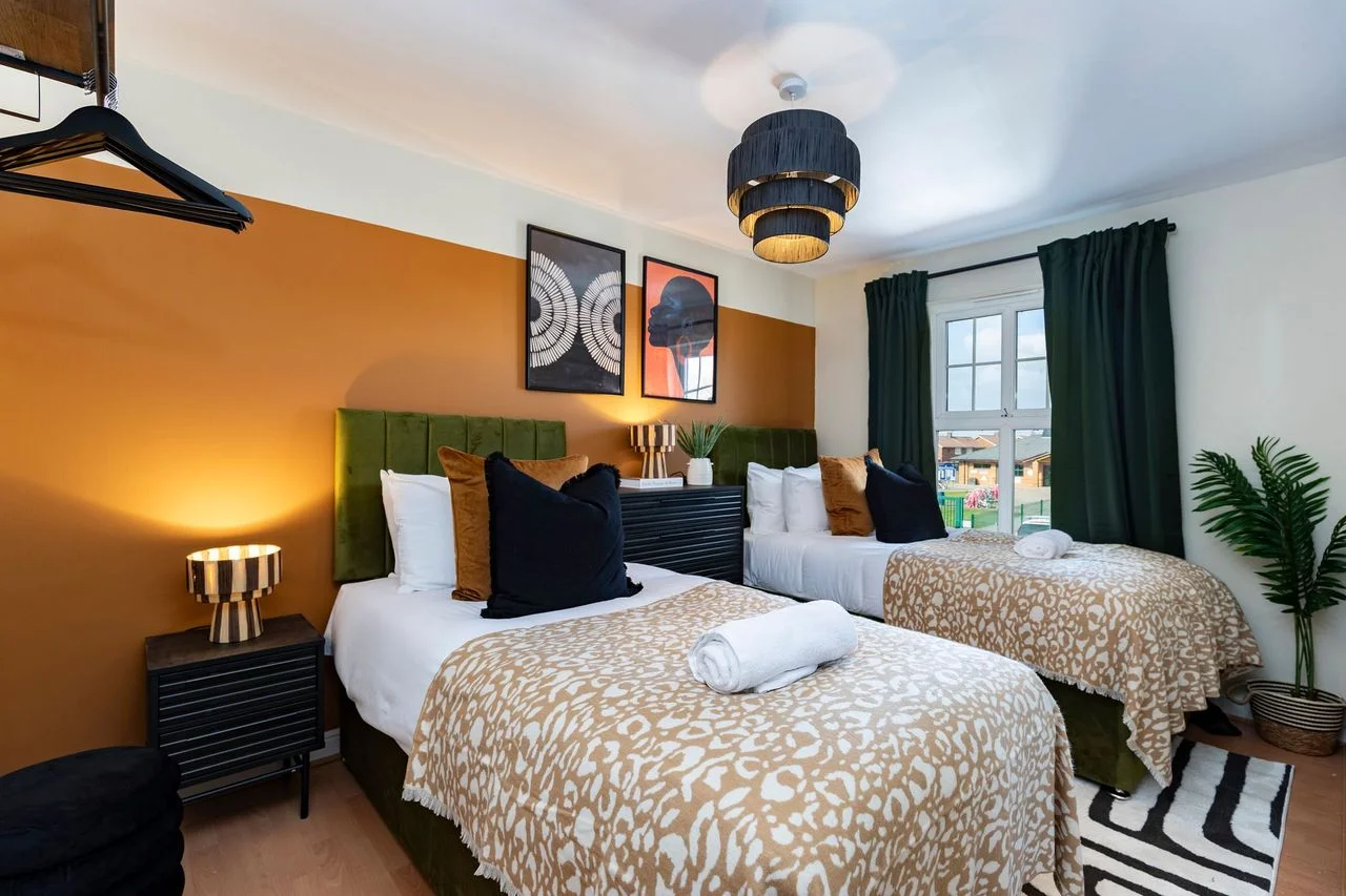 Darlington 3BR – Bright, Spacious & Stylish