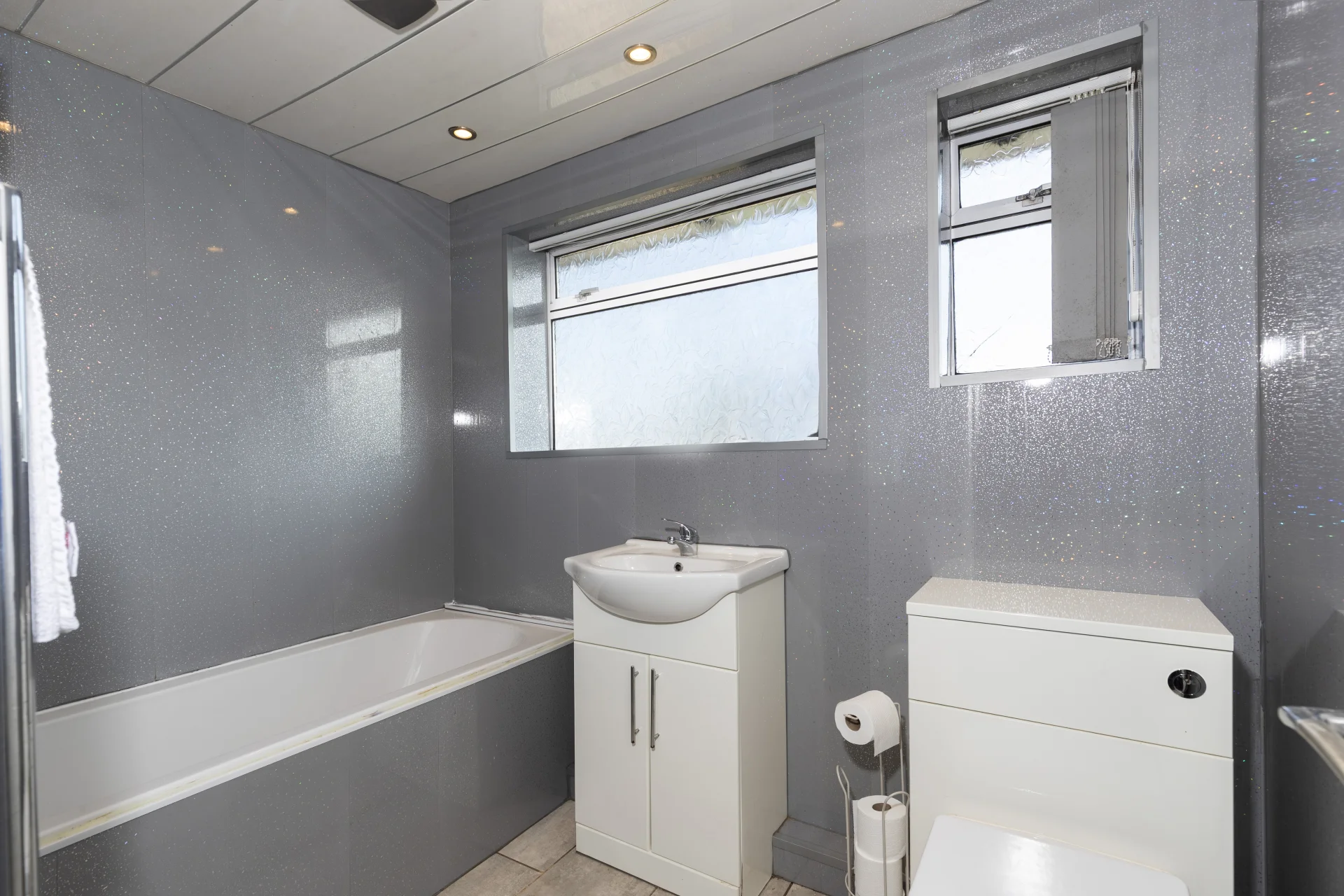 House — Redcar — photo 5 of 14