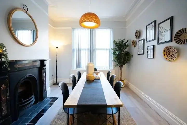 House — Leeds — photo 4 of 18