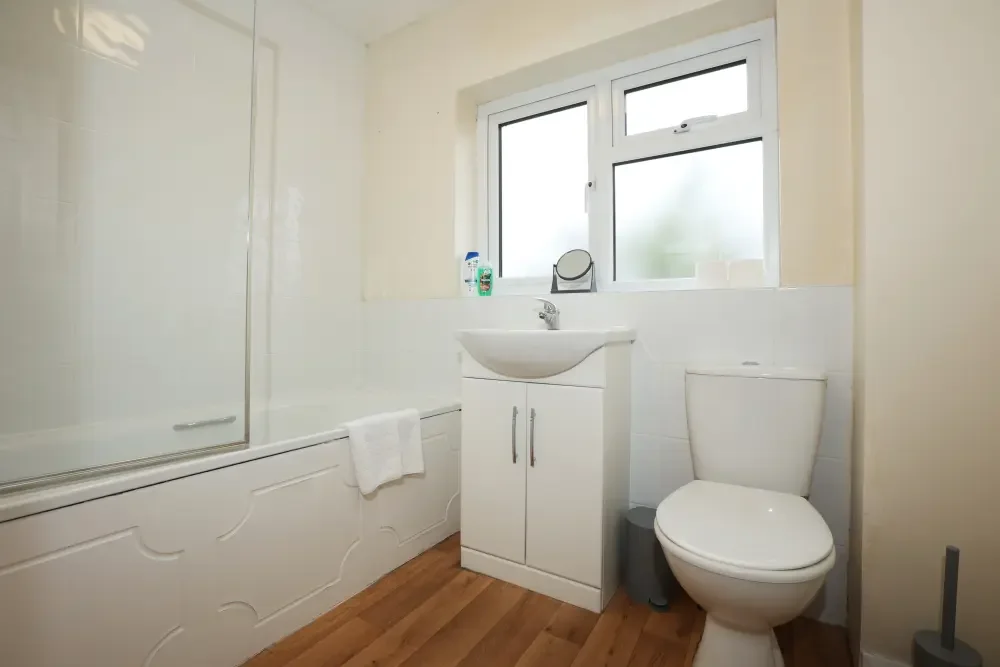 House — Bath — photo 4 of 18