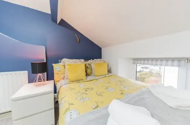 Apartment — Egremont — photo 4 of 7