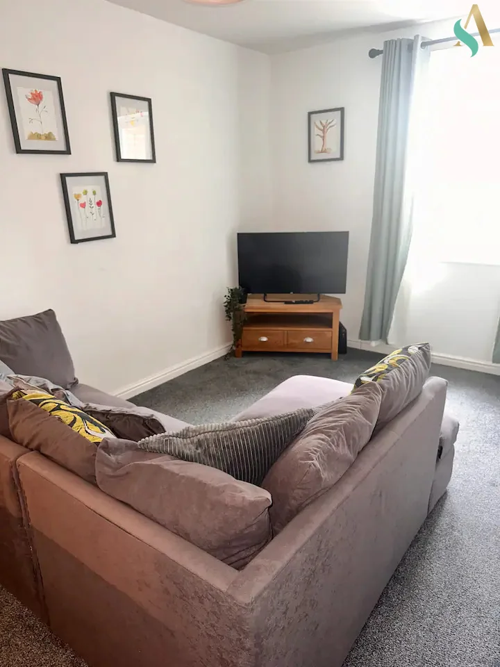 House — Middlesbrough — photo 3 of 11