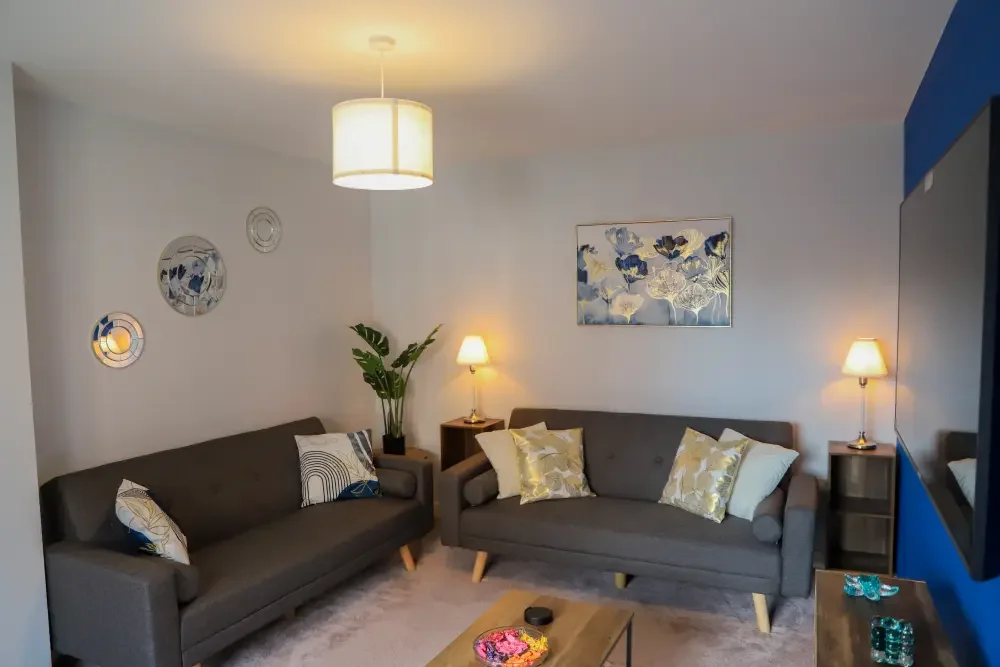 Family-Friendly 4 Bedroom House | Perfect for Long Stays | WIFi