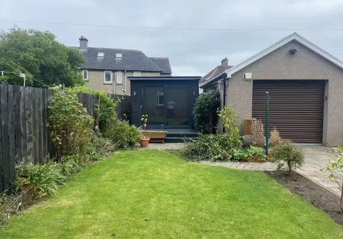 House — Renfrew — photo 9 of 11