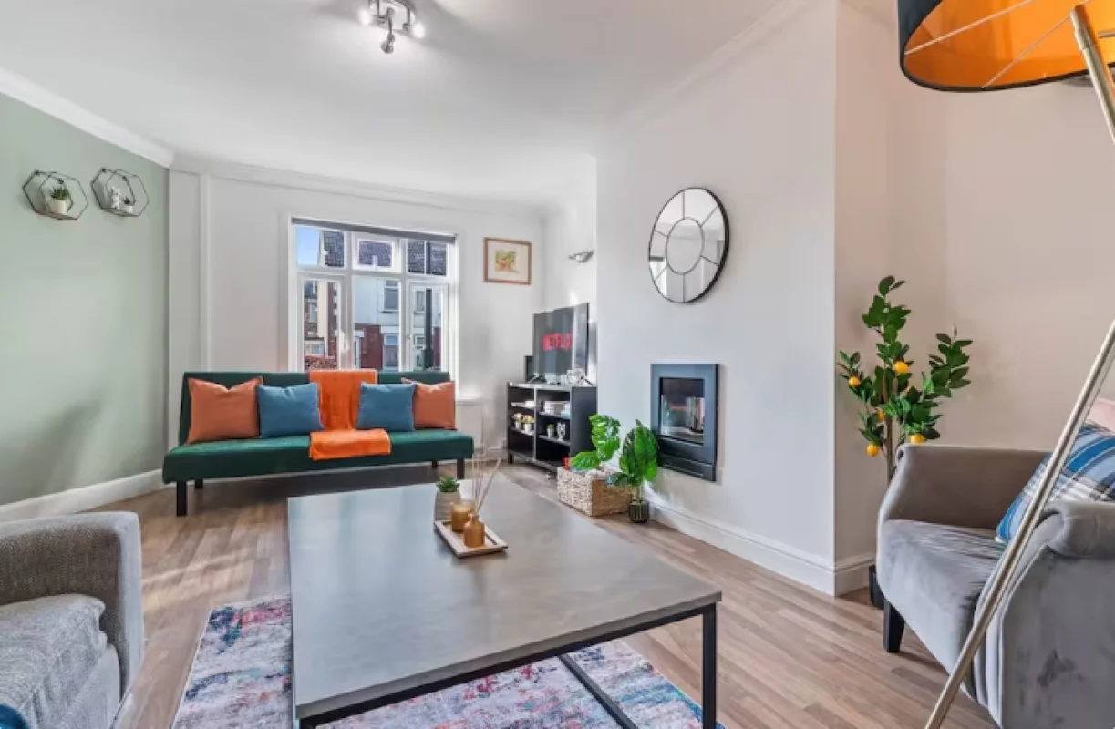 Apartment — Coventry — photo 1 of 14