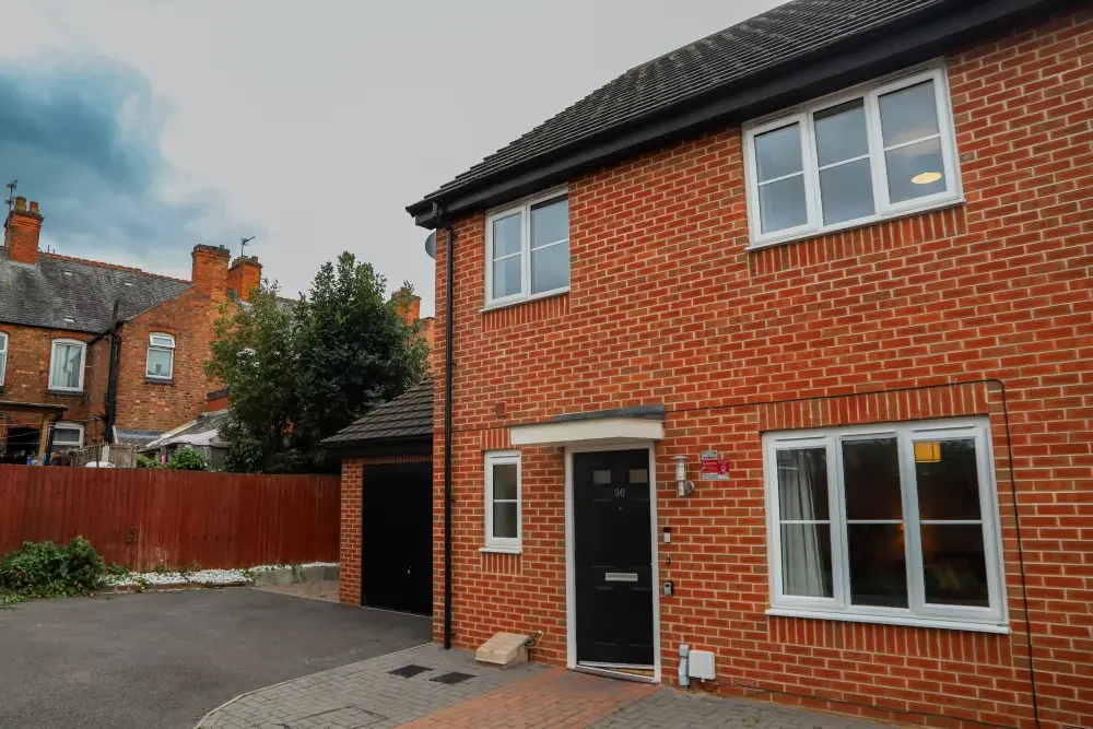 House — Leicester — photo 12 of 15