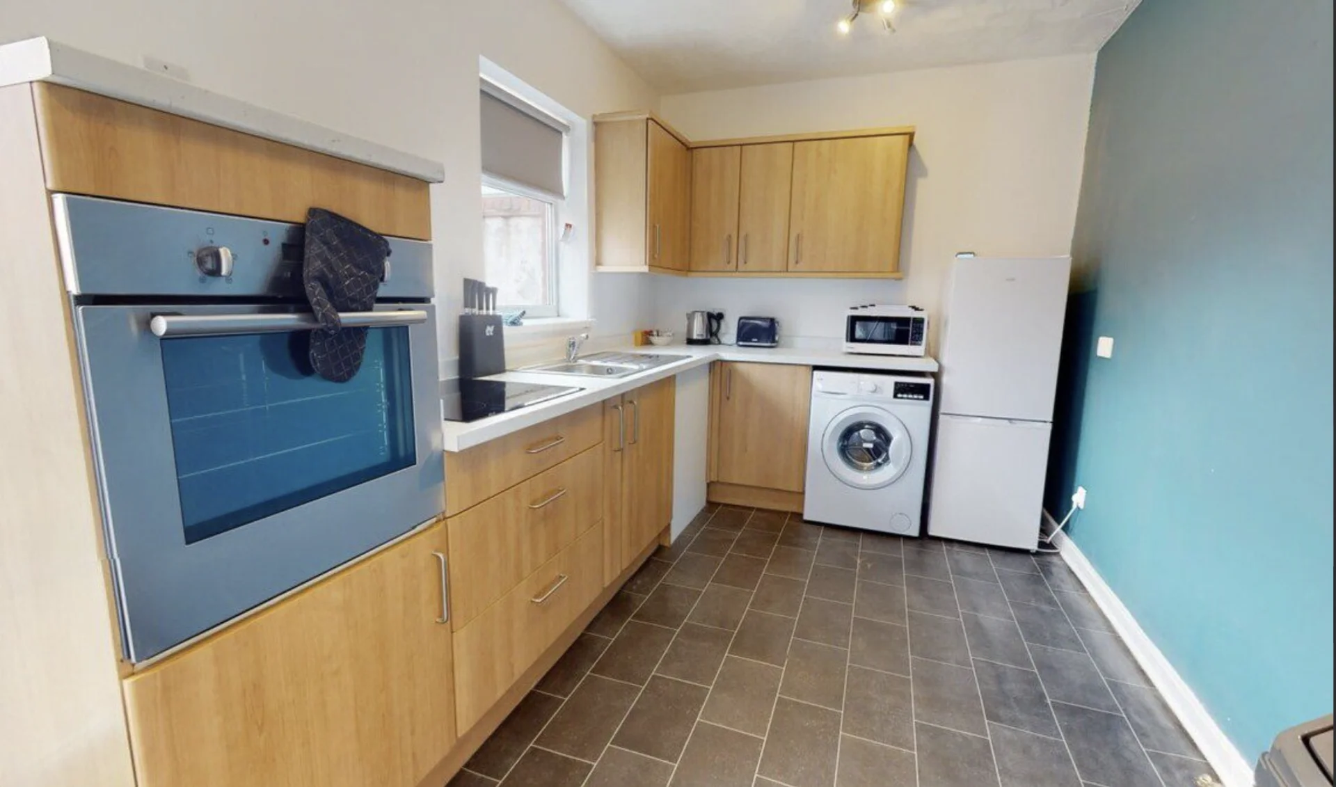 House — Hartlepool — photo 2 of 9