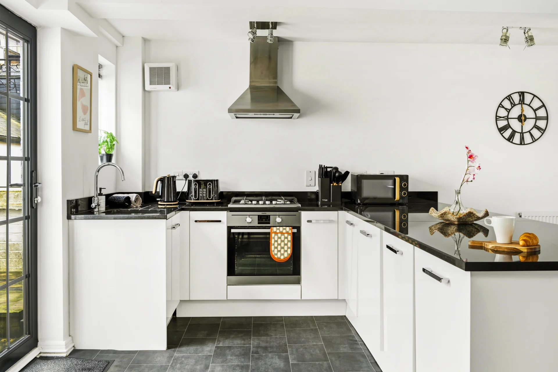 House — Nottingham — photo 13 of 18