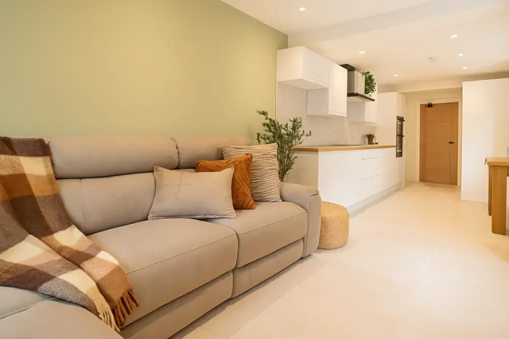 Spacious 6-Bed, 6-Bath Home with Parking & Garden