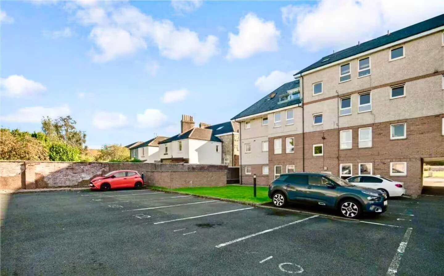 Weavers Court – Paisley