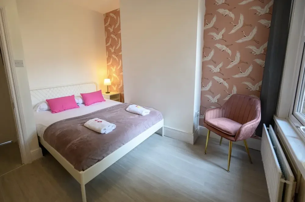Apartment — Bristol — photo 1 of 9