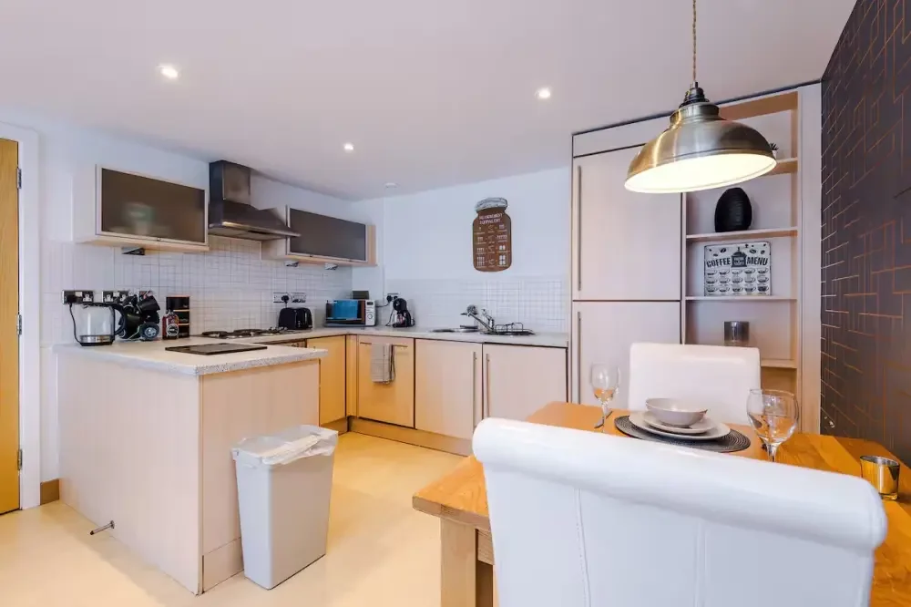 Apartment — Leeds — photo 1 of 7