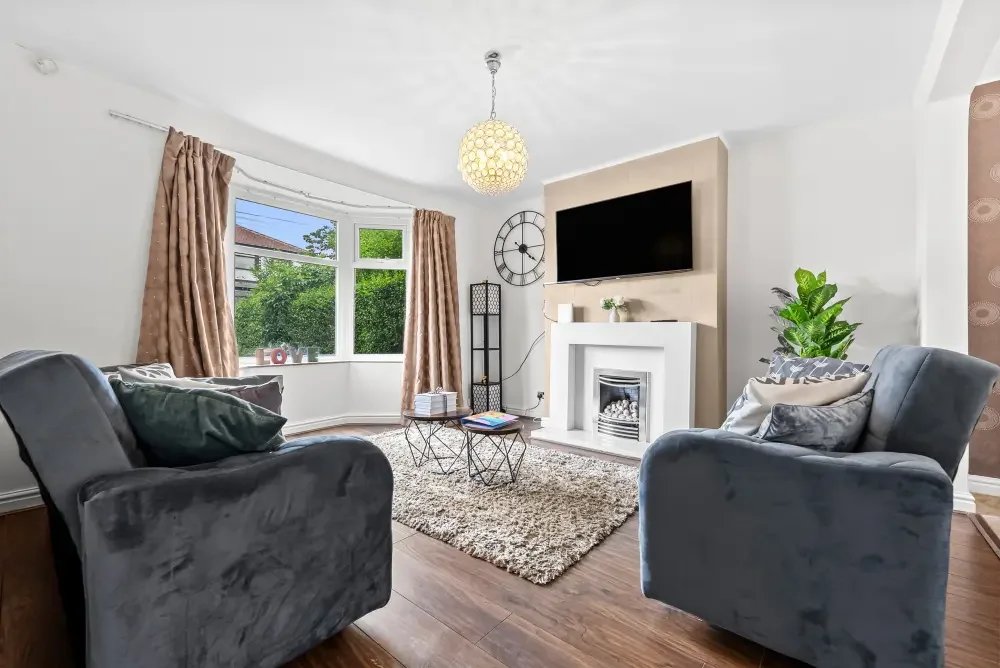 4 bedroom house in manchester sleeps 10 people