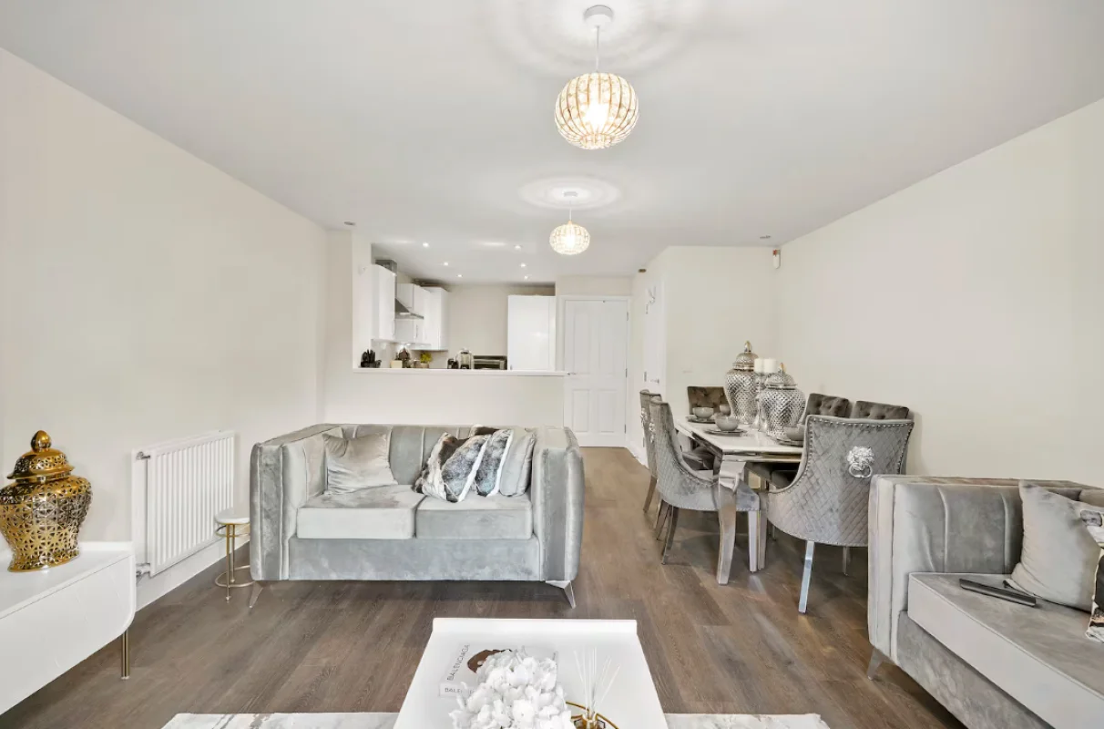 House — Leicester — photo 14 of 16