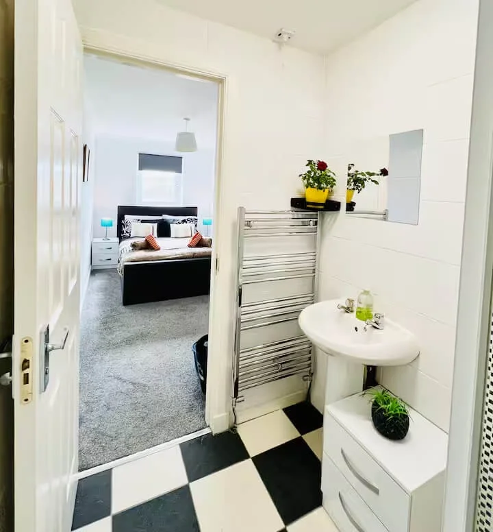 Apartment — Paisley — photo 9 of 33