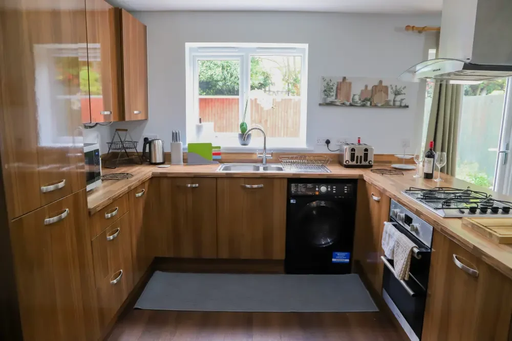 House — Leicester — photo 2 of 15