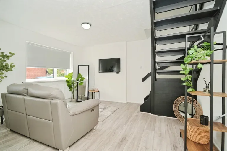 House — Bury — photo 14 of 15