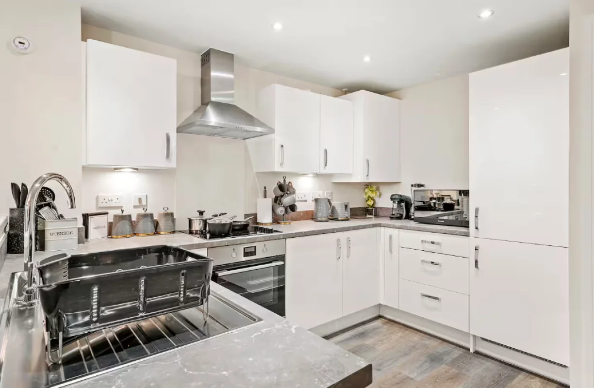 House — Leicester — photo 12 of 16