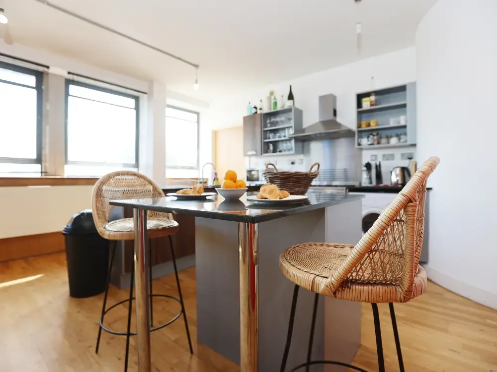 Apartment — Bristol — photo 3 of 12