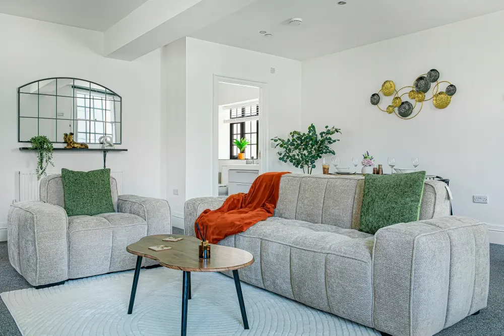 Nottingham Central 2 Bedroom Apartment + Dedicated Workspace