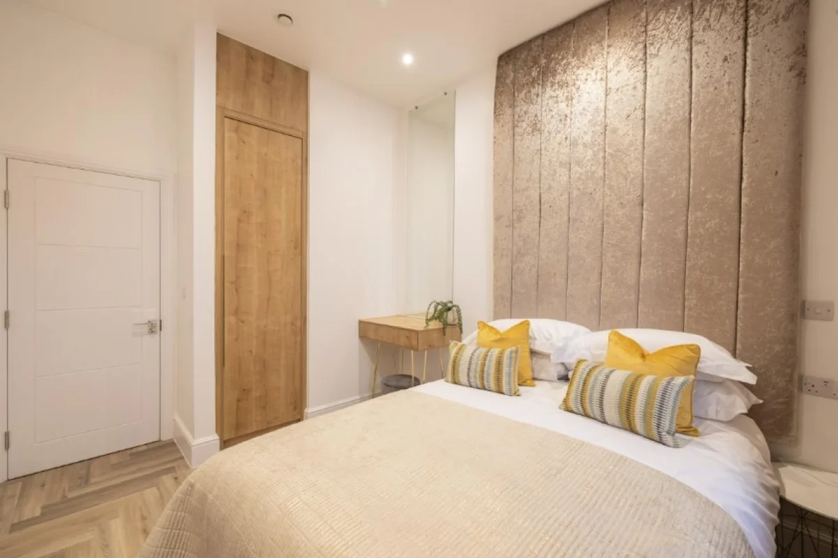 Apartment — Leicester — photo 2 of 14