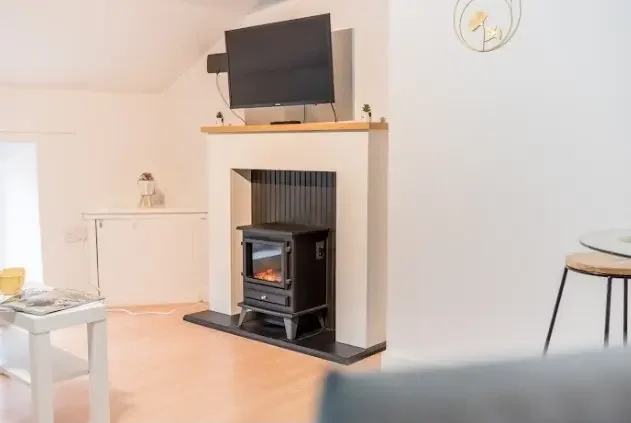 Apartment — Egremont — photo 1 of 7
