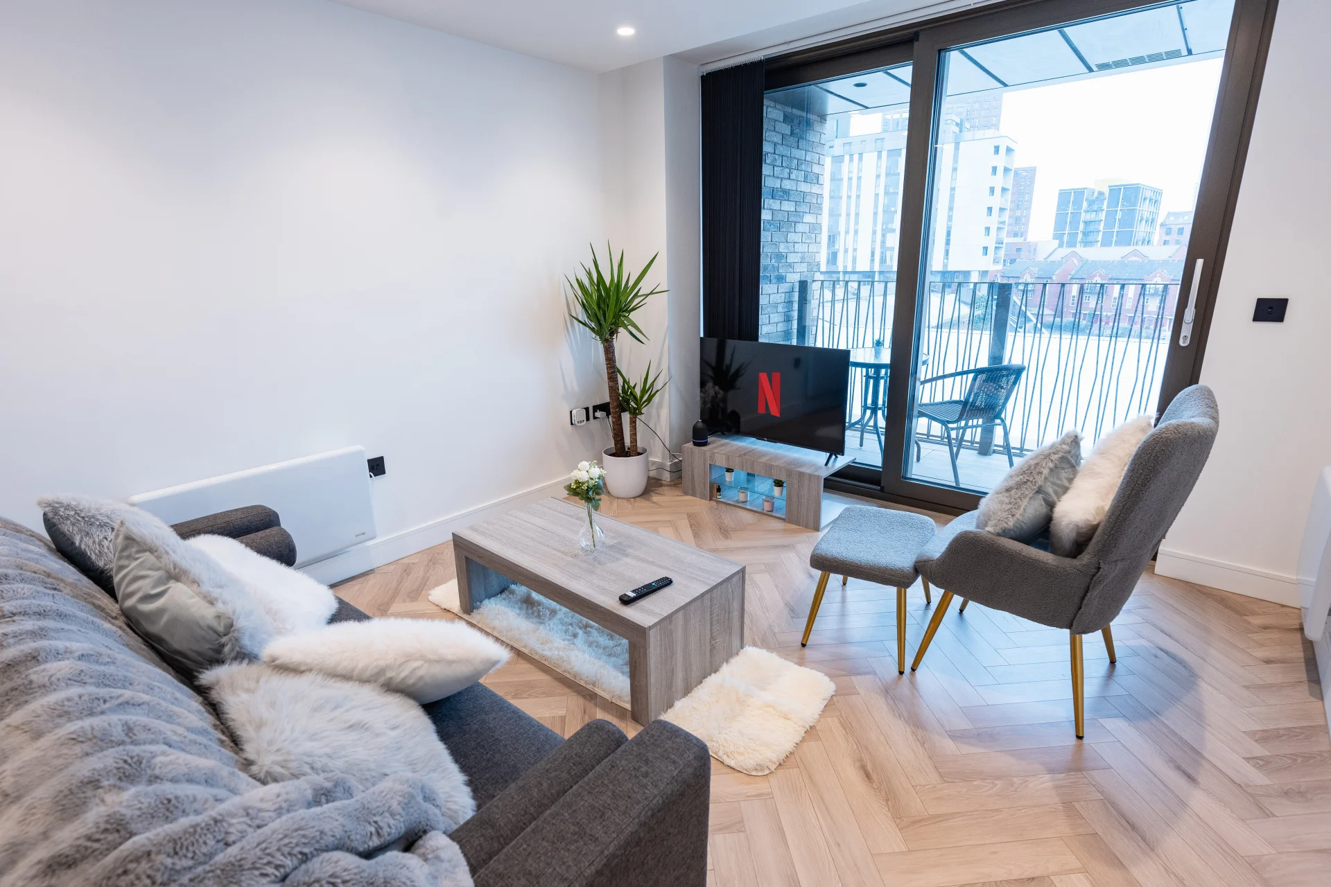 1 Bedroom City Centre Flat + balcony + canal view!  Share  Save
