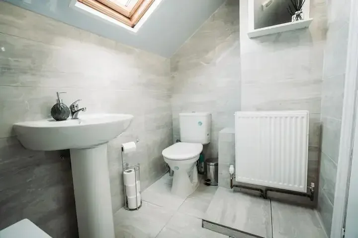 House — Leeds — photo 6 of 18