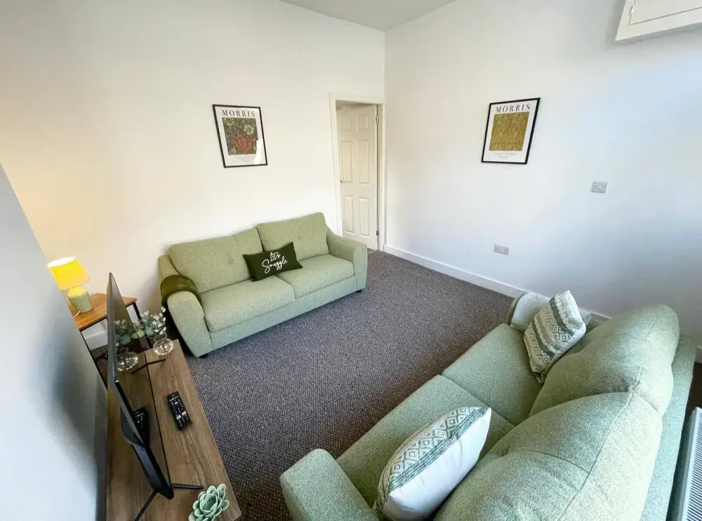 House — Barrow-in-Furness — photo 2 of 9