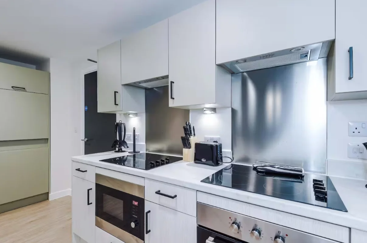 Apartment — Birmingham — photo 10 of 13