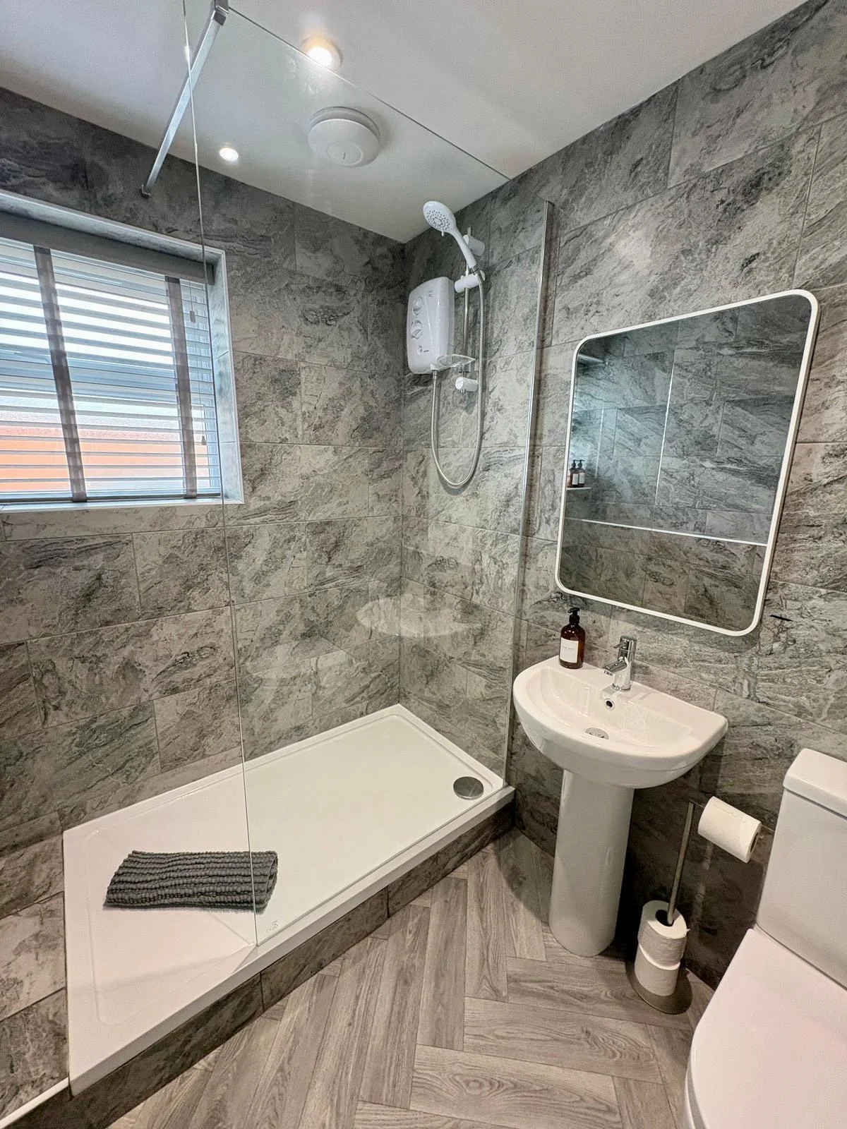 Apartment — Guisborough — photo 3 of 6