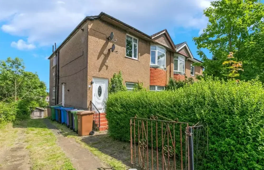 House — Glasgow — photo 1 of 8