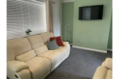 View photo 12