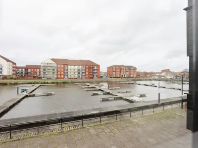 View photo 10