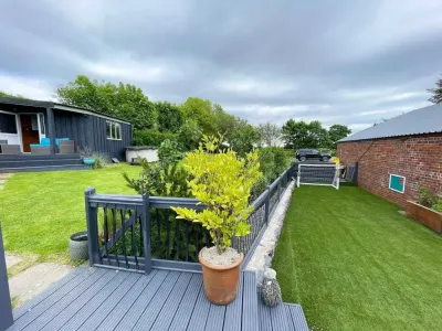 View photo 7
