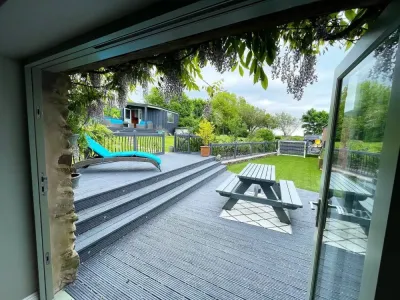 View photo 8