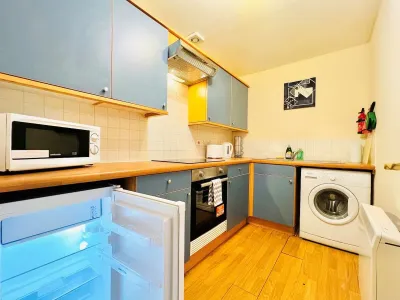 View photo 7