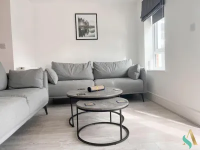 View photo 5