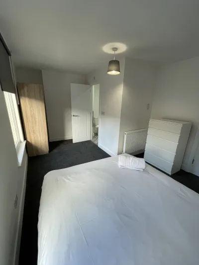 View photo 10