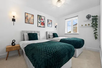 Dom — Aylesbury