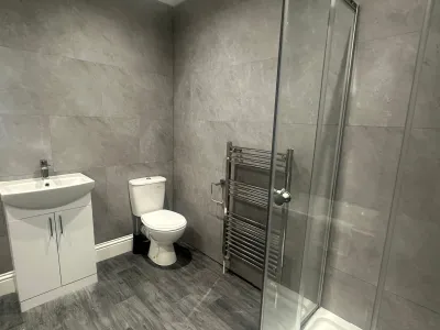 View photo 10